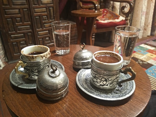 Turkish coffee - how to make it and drink it?