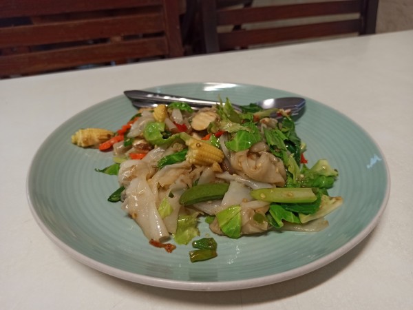 Thai Char Kway Teow with vegetables