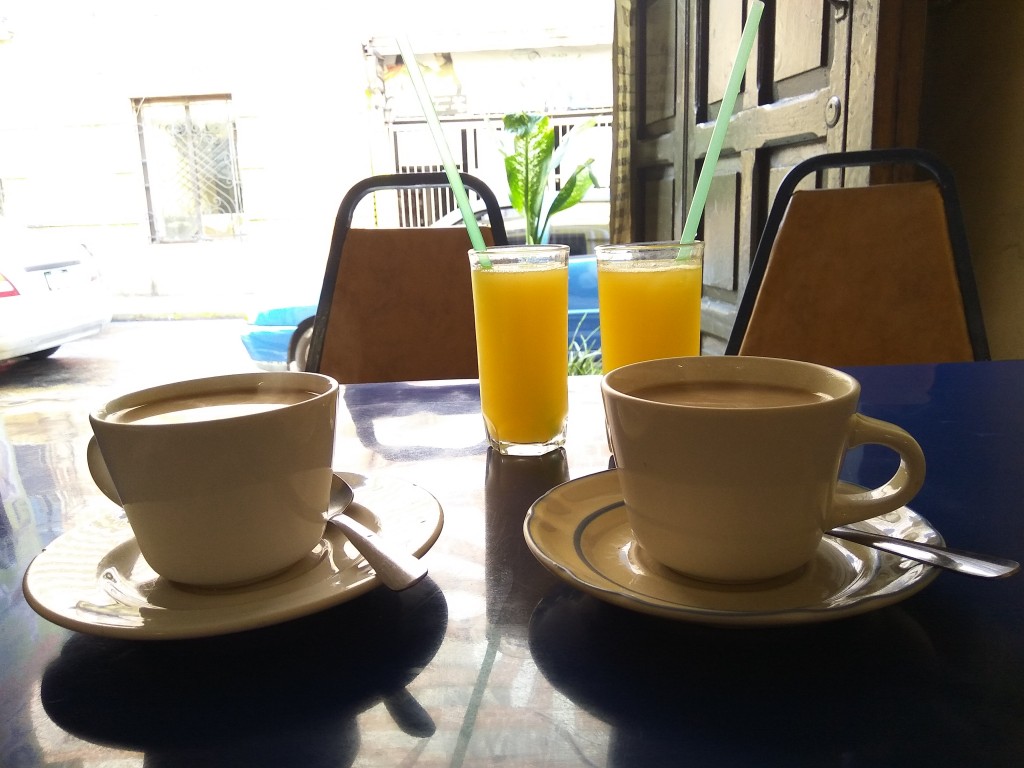 Black coffee added to the breakfast menu set - a traditional Mexican desayuno. Black coffee added to the breakfast menu set - a traditional Mexican desayuno.