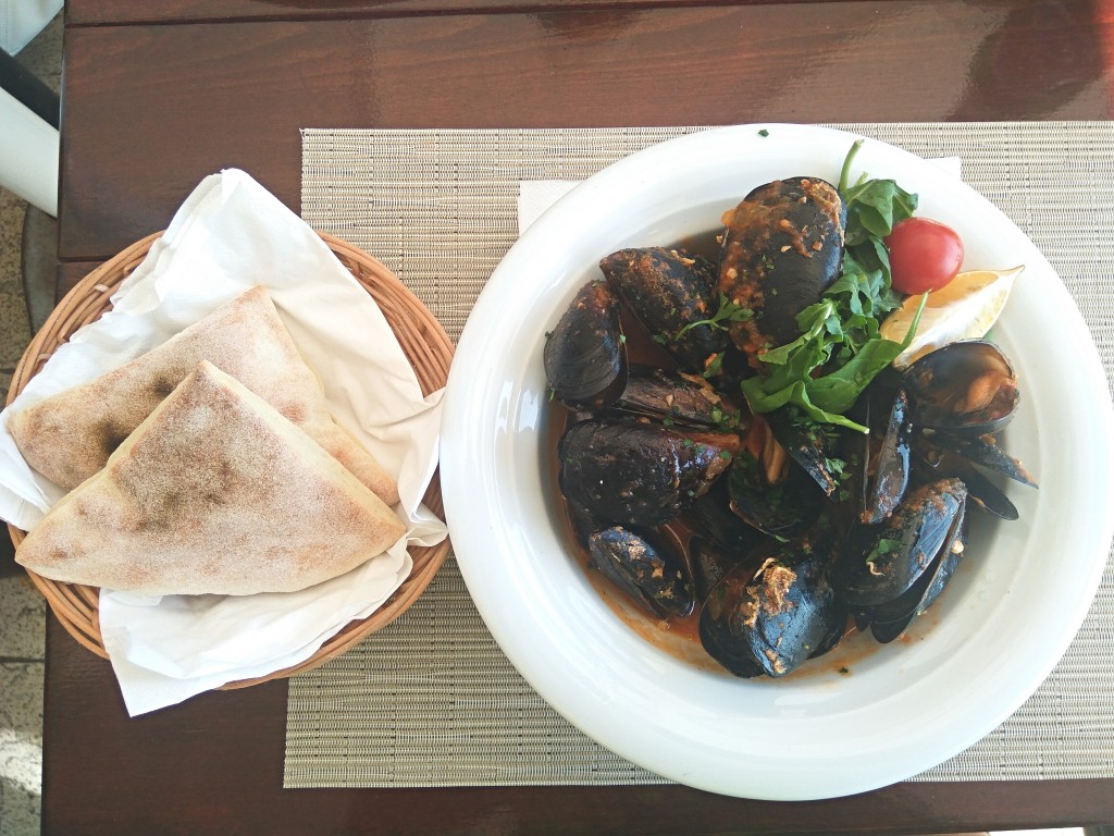 Mussels in a tomato sauce - Dagnje na Buzaru - Mussels alla buzara (red).