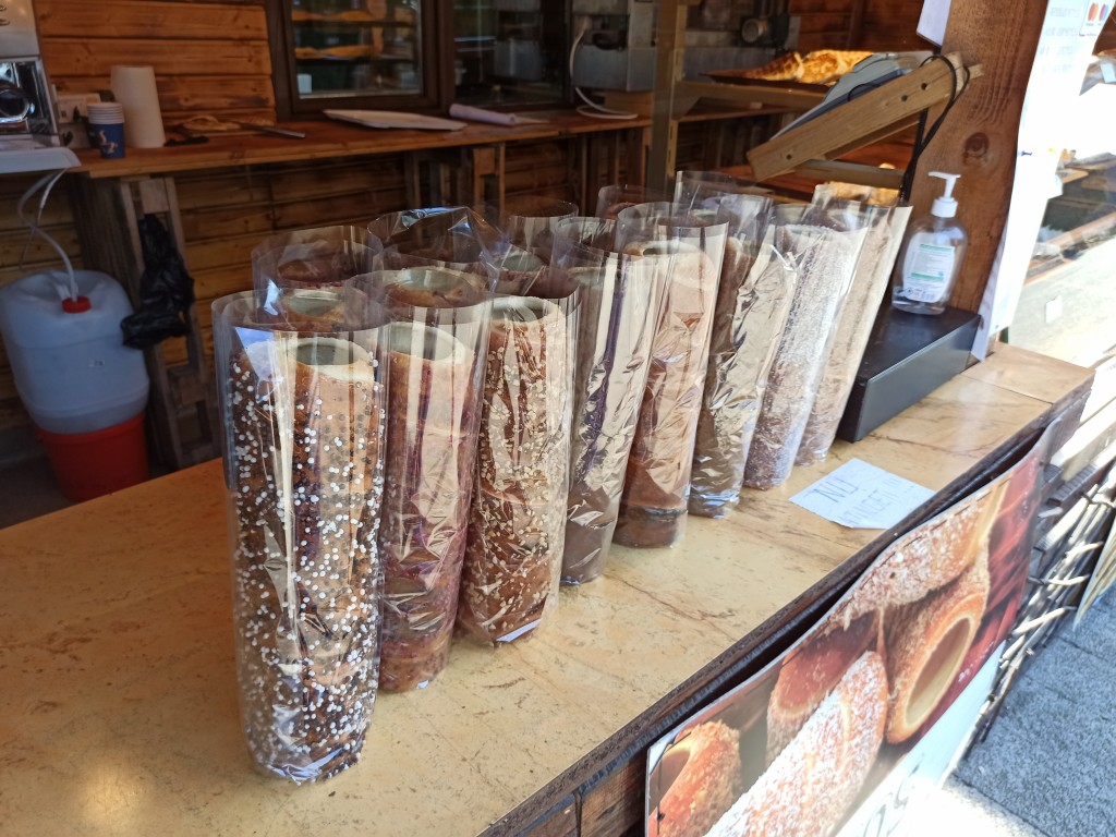 Chimney cake - Kürtőskalács Chimney cake - Kürtőskalács