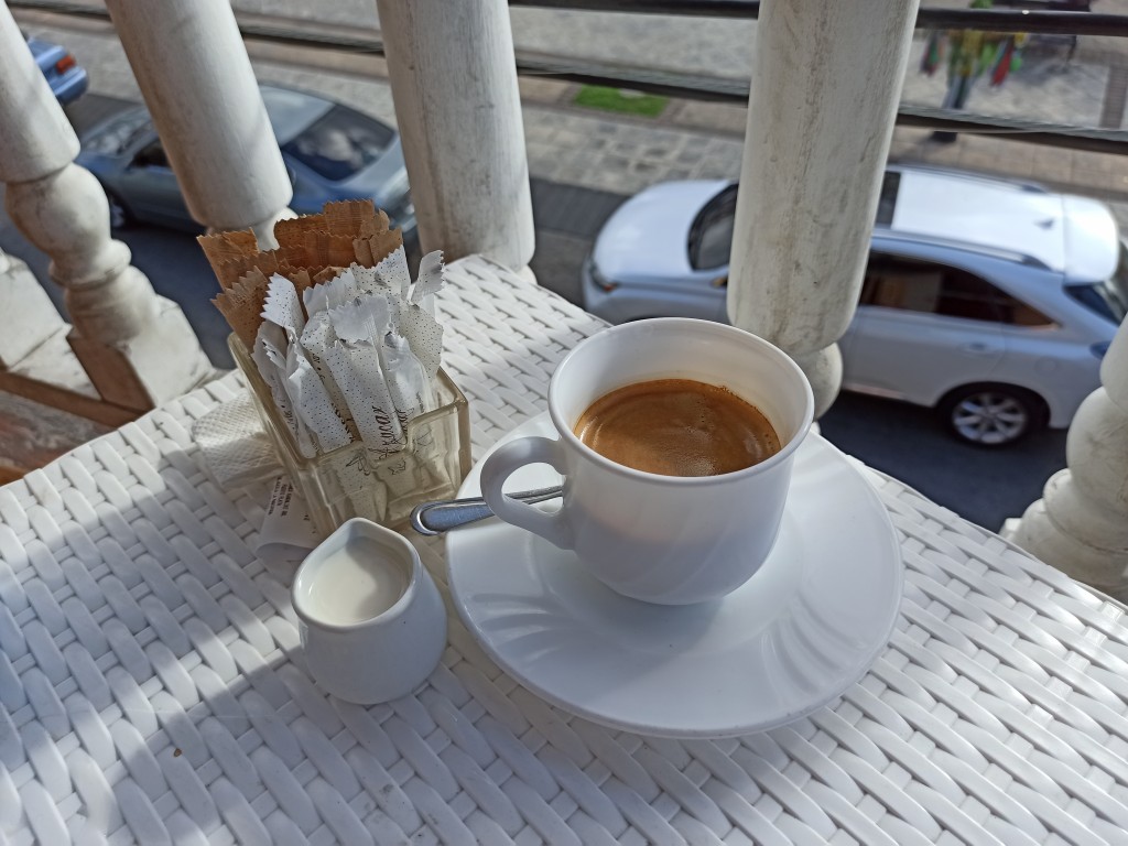Dominican coffee - Café dominicano - café medio pollo – coffee with milk