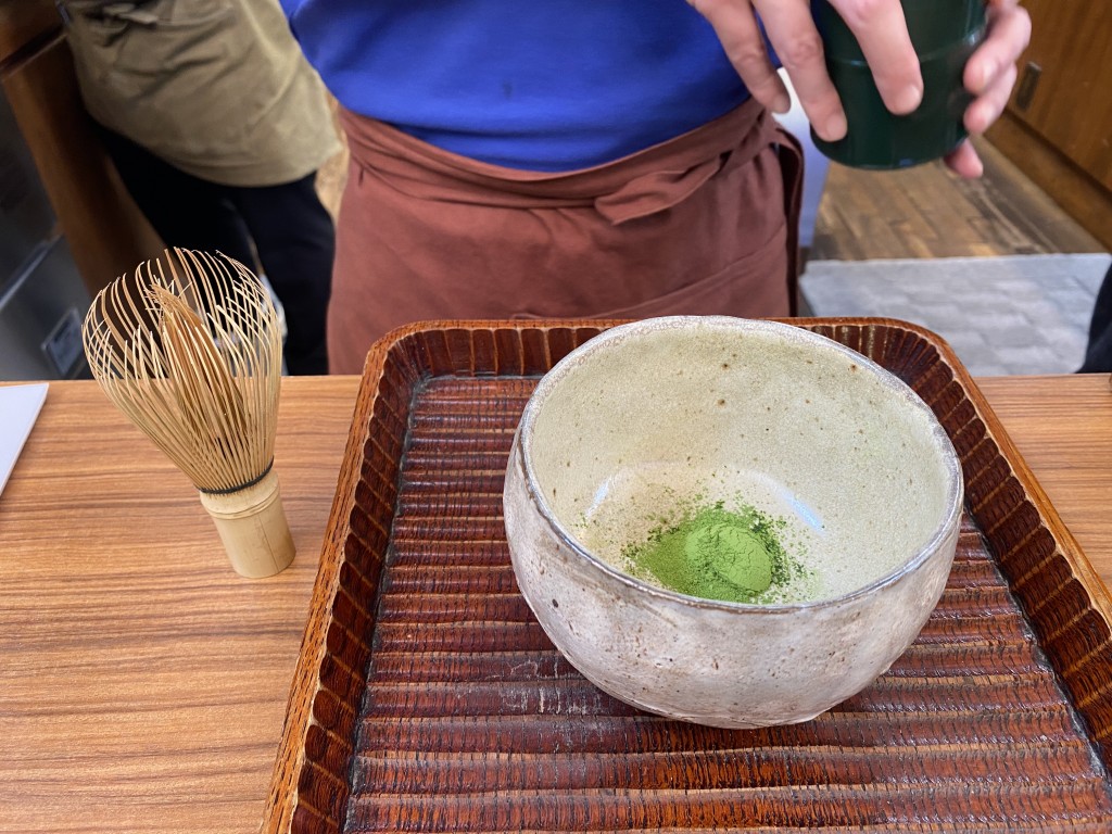 Measure an appropriate amount of the tea powder