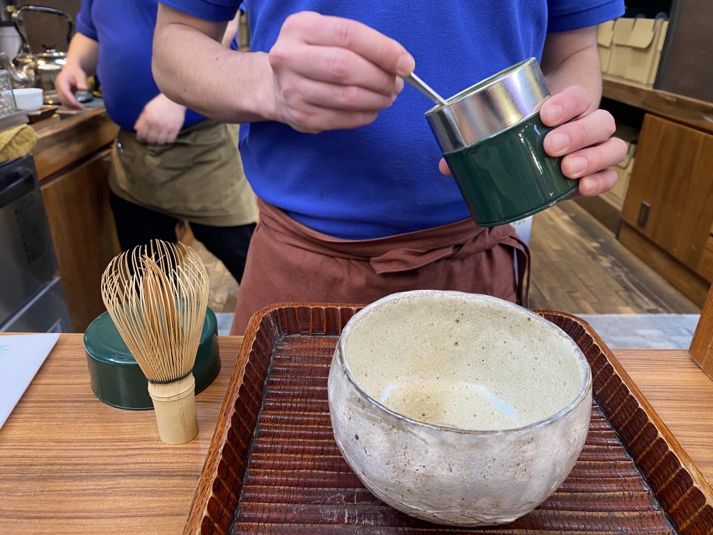 Measure an appropriate amount of the tea powder