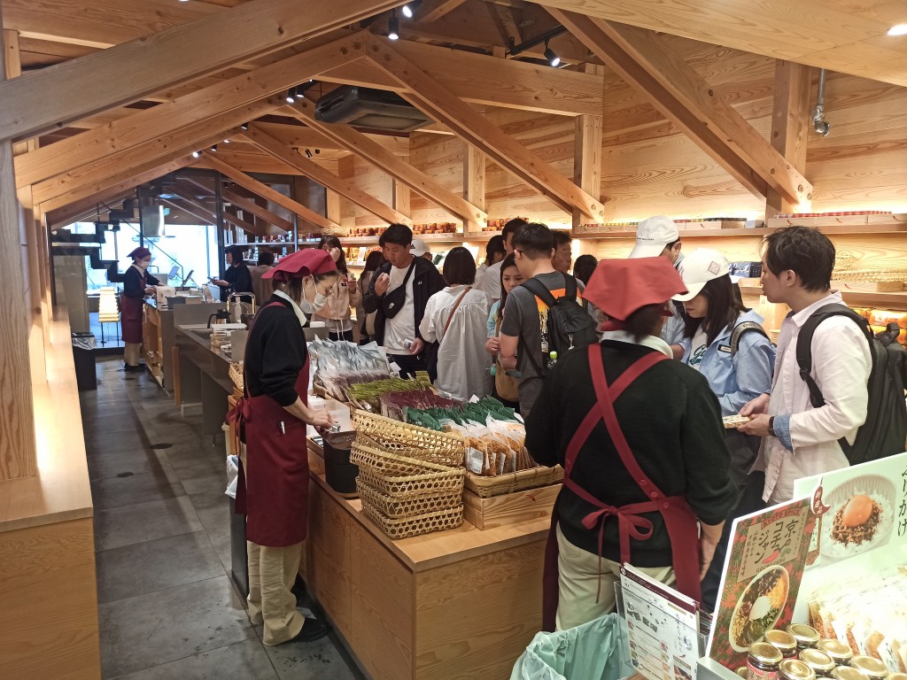 Furikake, ichimi and shichimi togarashi - TOP Kyoto Condiments and snacks