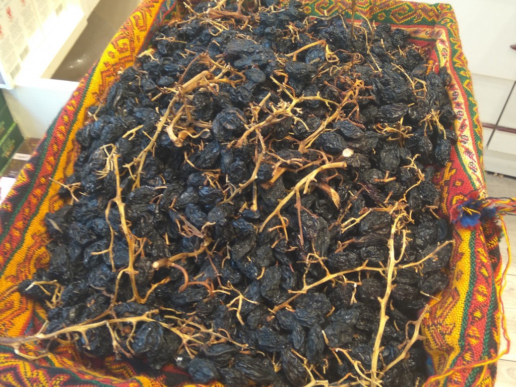 Sun dried raisins