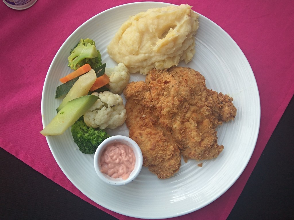 Pescado empanizado - breaded fish filet with mashed potatoes - Costa Rica Pescado empanizado - breaded fish filet with mashed potatoes - Costa Rica