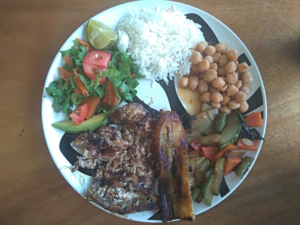Casado con pollo - casado with grilled chicken, salad with avocado, beans, picadillo, maduro and rice - Costa Rica Casado con pollo - casado with grilled chicken, salad with avocado, beans, picadillo, maduro and rice - Costa Rica