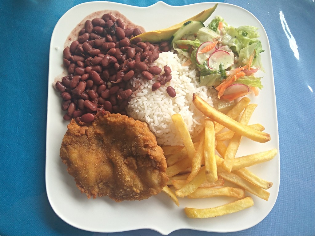 Casado con pescado empanizado - casado with fish - Costa Rica Casado con pescado empanizado - casado with fish - Costa Rica