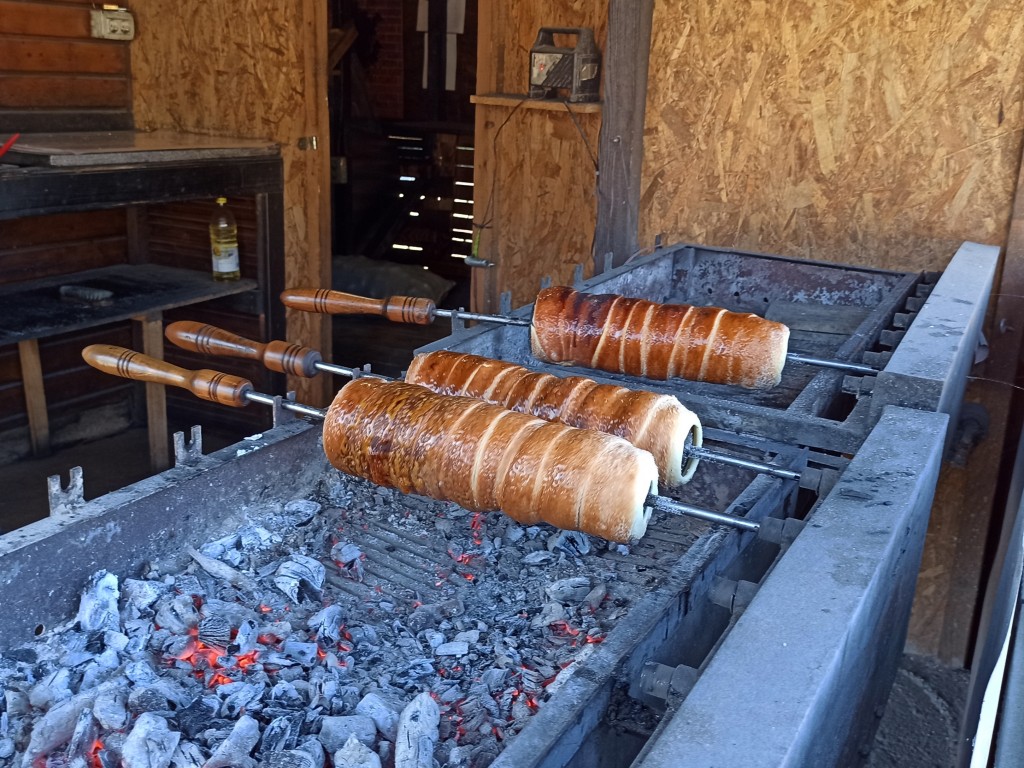 Kürtöskalács AKA Chimney Cake – Kolacs Kürtöskalács AKA Chimney Cake – Kolacs