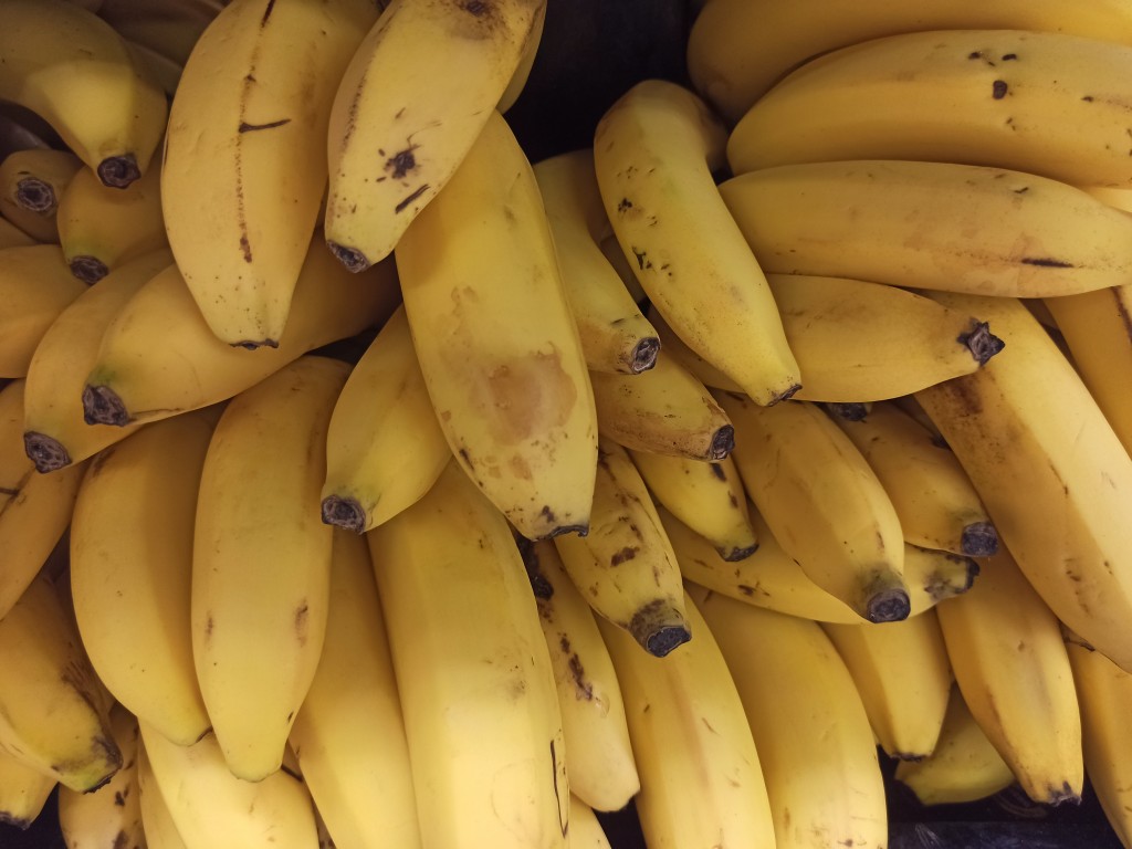TOP 15 Exotic fruits you MUST try in the Dominican Republic - bananas