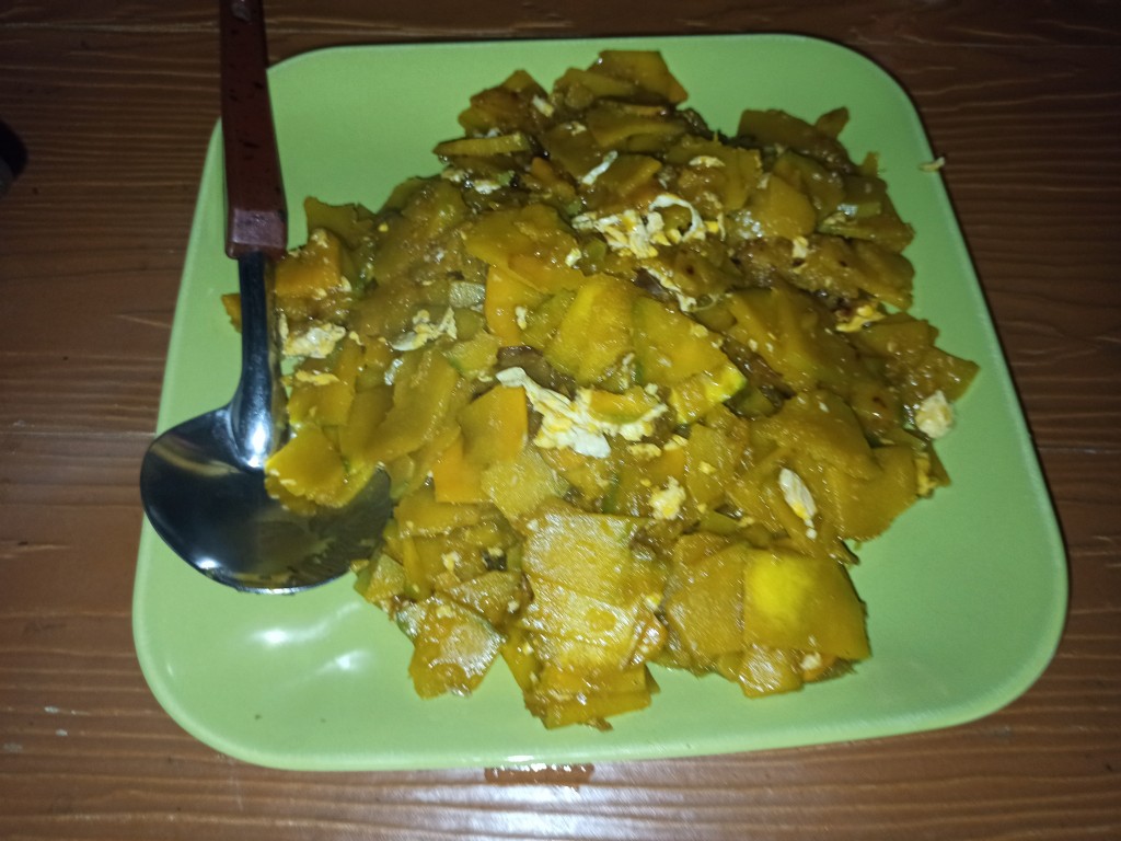 Fried pumpkin with eggs