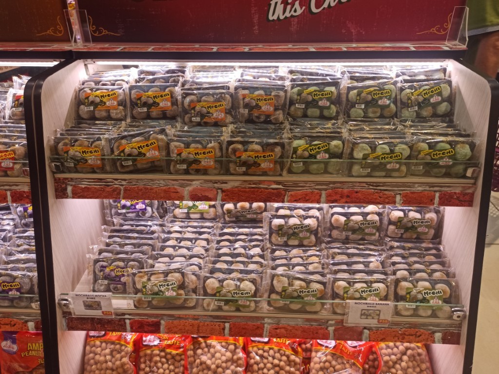 Eng Bee Tin - Home of the Best Hopia, Tikoy & Mooncakes in Ongpin, Binondo (Chinatown) Manila - Mochi balls