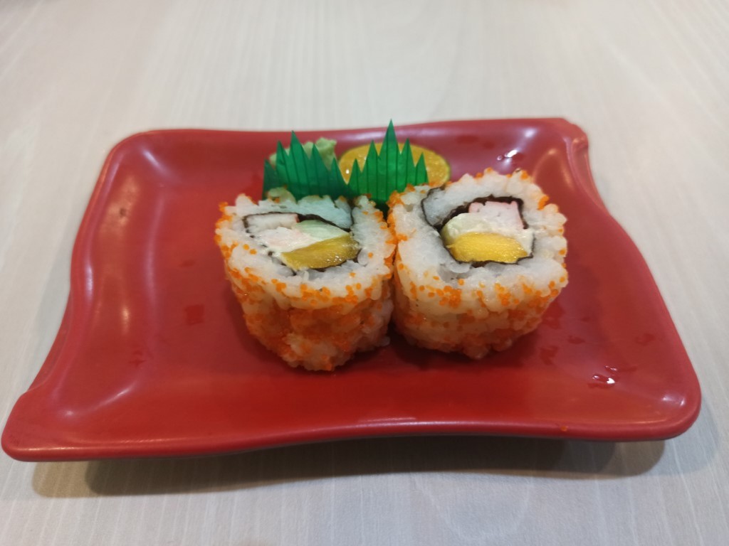 Taste of Japan in Sushi Yum, Manila, Binondo - California maki