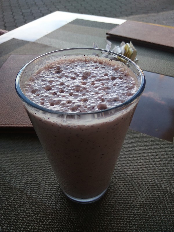 Princess - natural yogurt, blackberries, almonds, honey, oats. Princess - natural yogurt, blackberries, almonds, honey, oats.