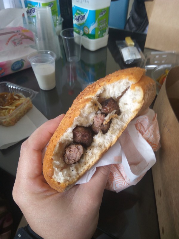 Burger with meat balls
